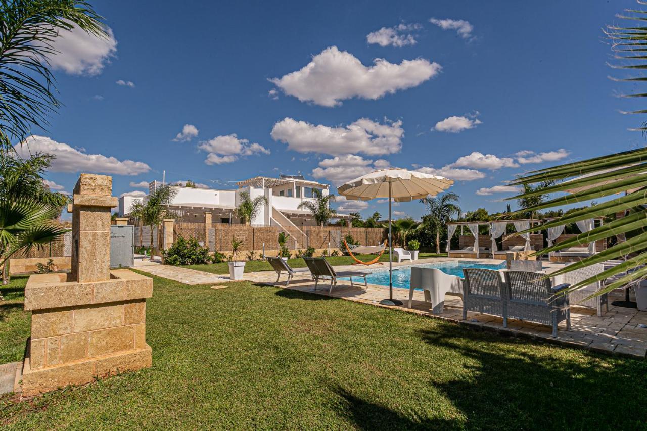 Resort Almaredamarra Con Piscina E Idromassaggio Sul Mare Torre San Giovanni Exterior foto